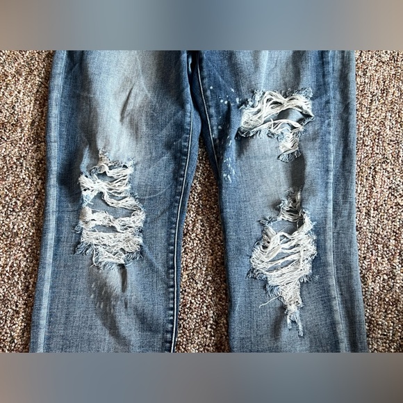 Judy Blue Women’s Boyfriend Fit Distressed Stretch Comfort Jeans Size 13/31 - Picture 3 of 13